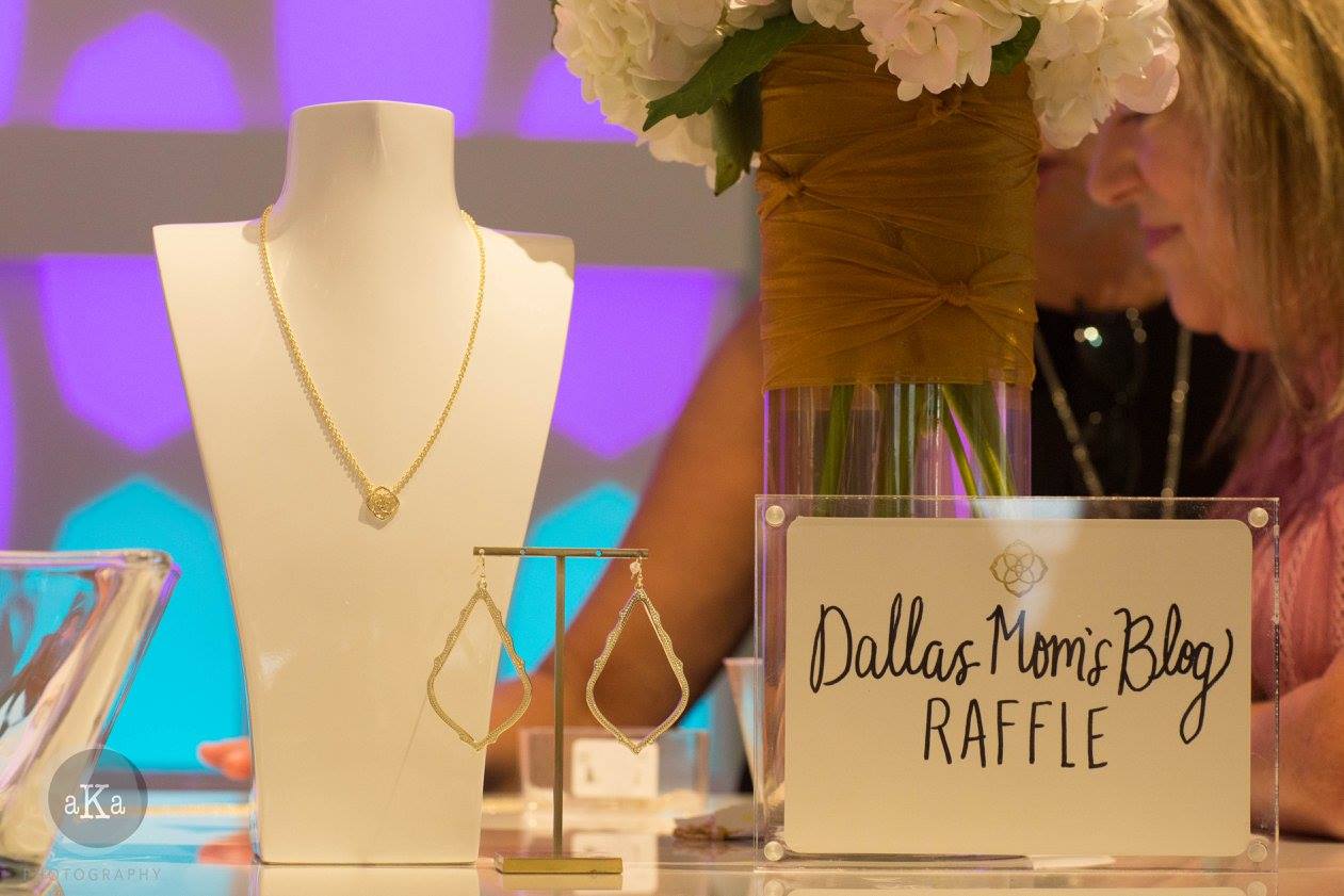 Kendra Scott, Dallas Moms Blog, jewelry giveaway