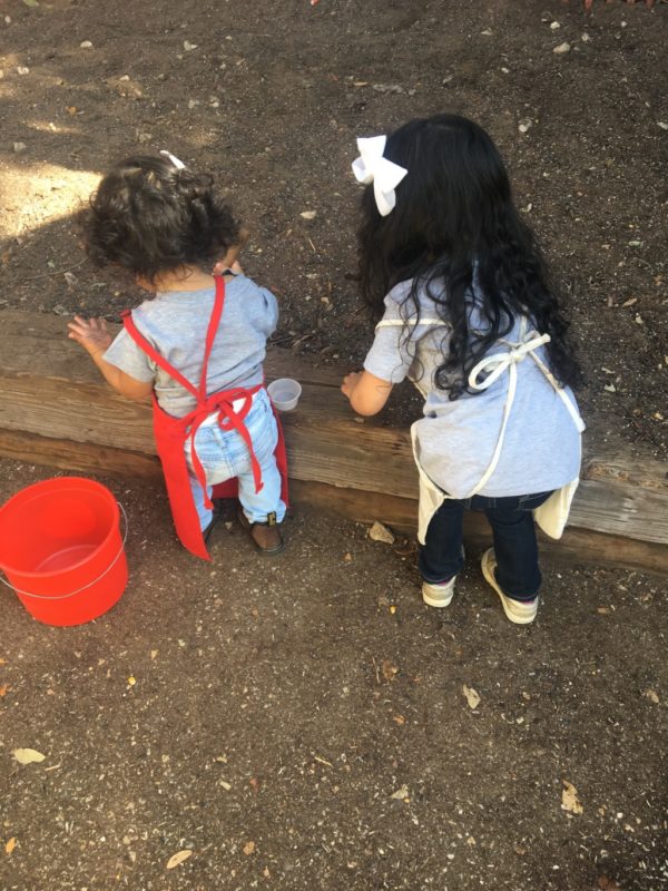 children volunteer at park