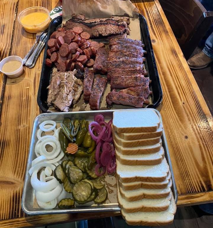 trays of BBQ, best BBQ brisket in Dallas